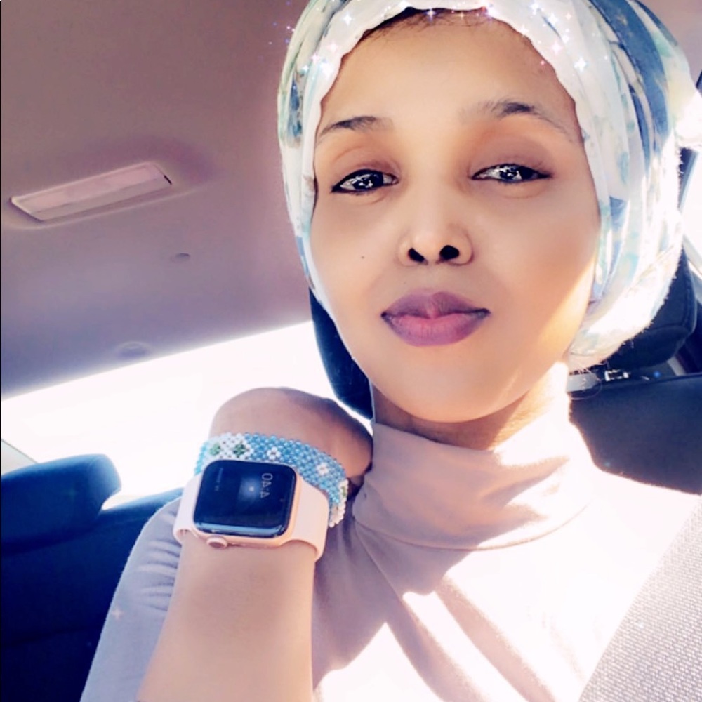 Meet your Posher, Ayan